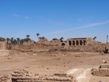 Des temples au coeur du désert : Denderah et Abydos