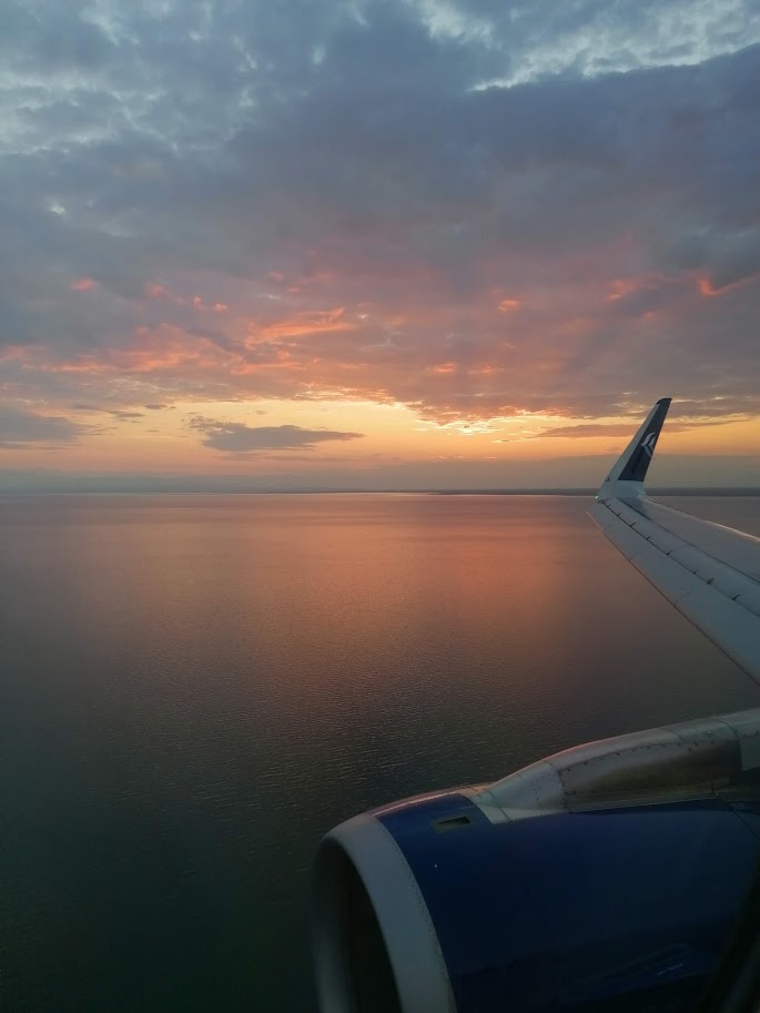 Un coucher de soleil vu de l'avion