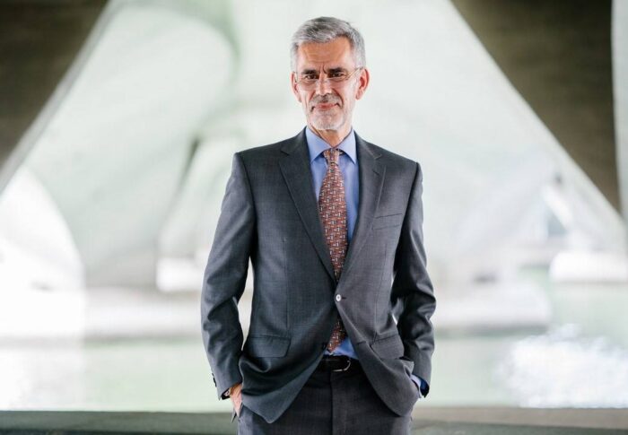 L’effroyable discours de présentation